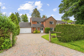Ashvale, Broadlayings, Woolton Hill RG20 9TT
