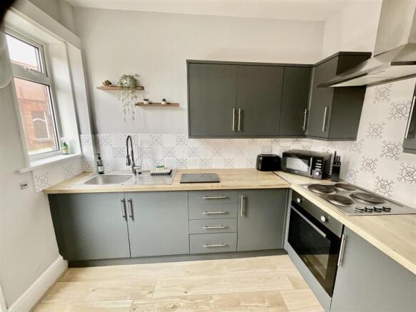 3 bed Semi-Detached for sale Image 4