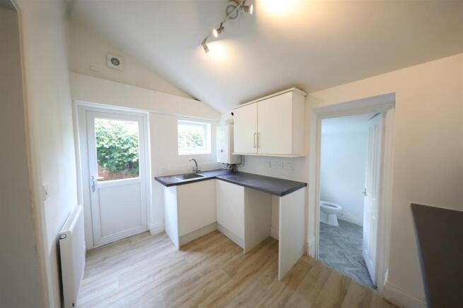 4 bed Semi-Detached for sale Image 5