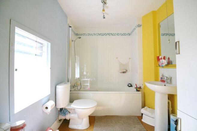 En-Suite Bathroom