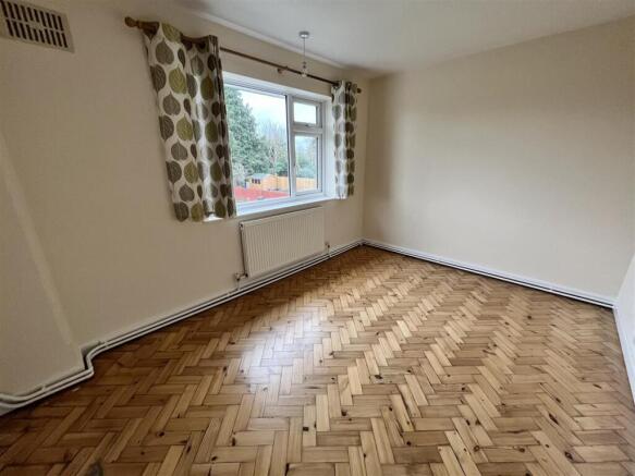 2nd bedroom