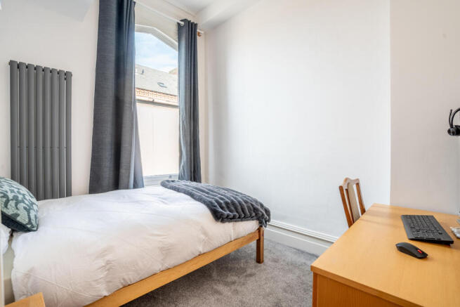 2 bed Apartment for sale Image 11