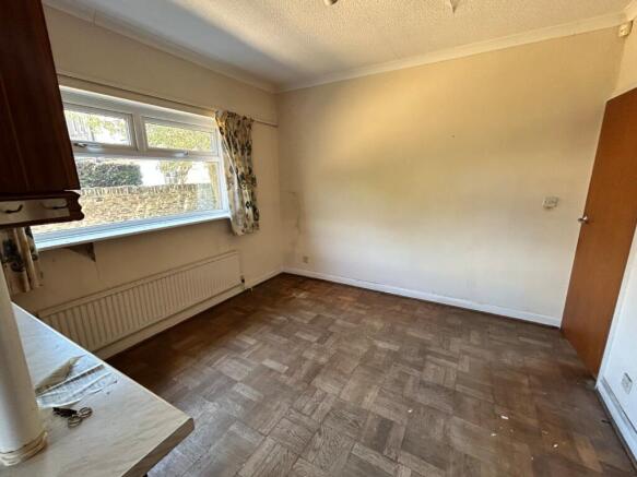 4 bed Detached for sale Image 6