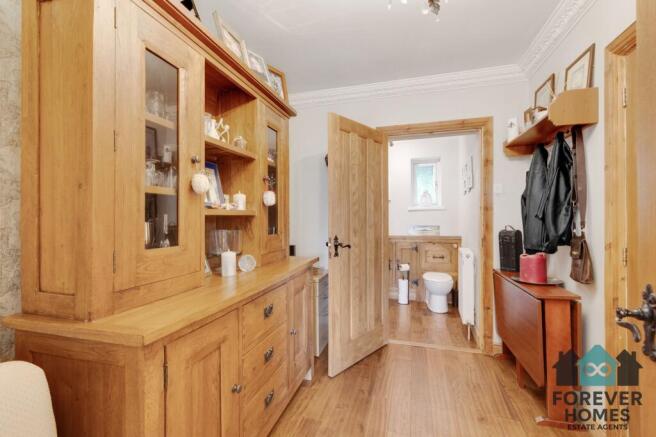 4 bed Semi-Detached for sale Image 6