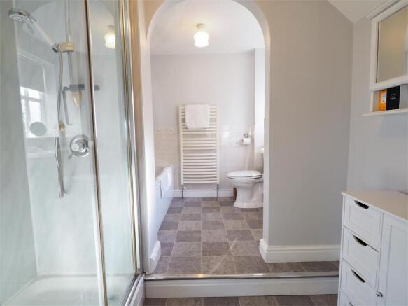 Four-Piece En-Suite Bathroom 616