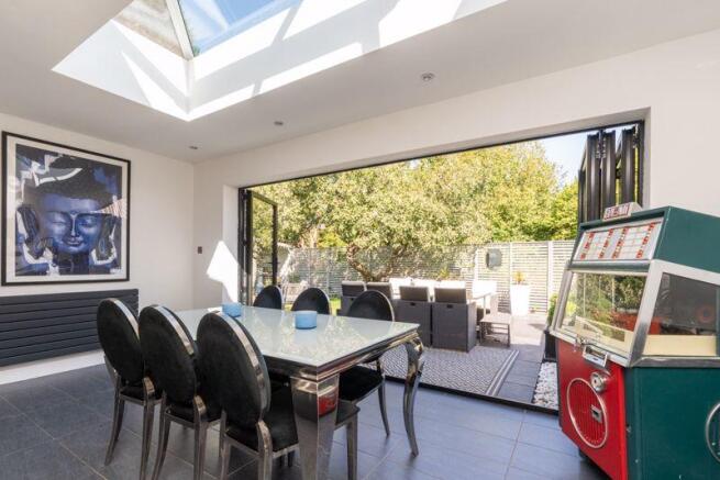DINING KITCHEN WITH LANTERN ROOF