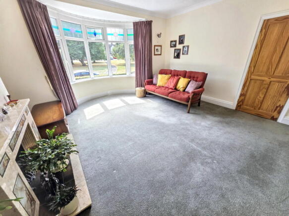 4 bed Semi-Detached for sale Image 6