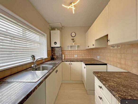 Bowden Park Road 21 Kitchen.jpg