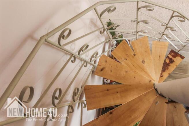 ATTIC ROOM: