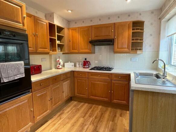 Kitchen1.jpg