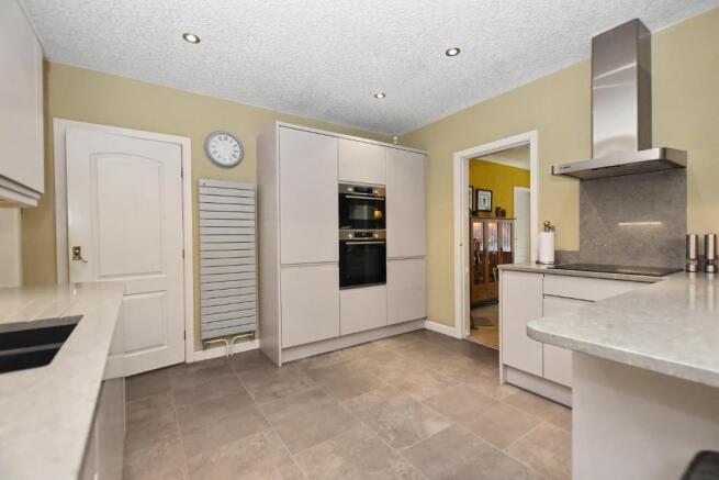 3 bed Bungalow for sale Image 10