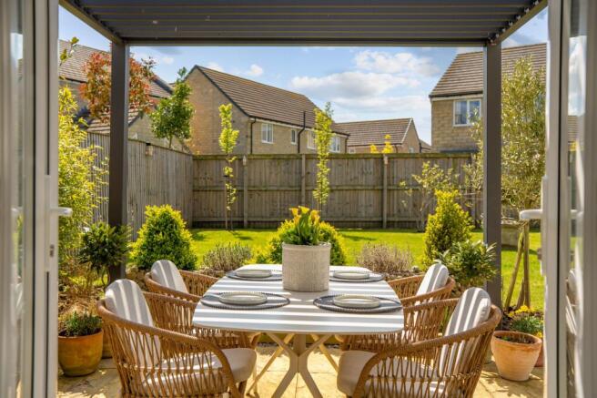 5 bed Detached for sale Image 9