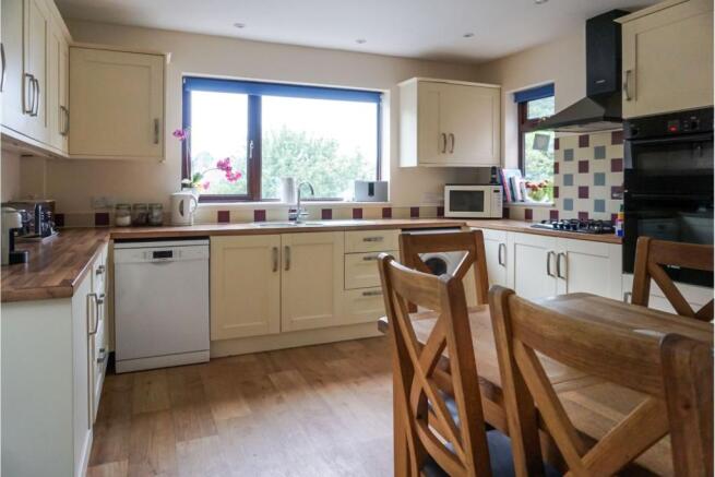Kitchen/Breakfast