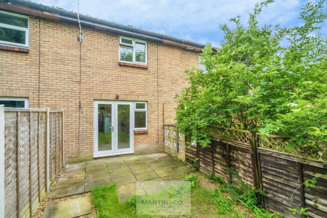 70 Swift Close photo 4