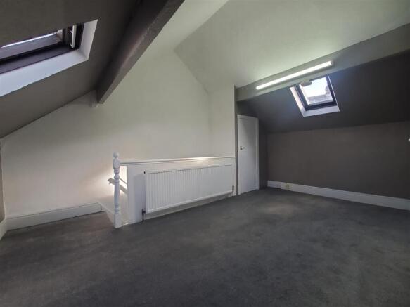 3 bed Terraced for sale Image 11