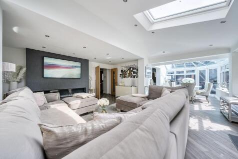 Balcombe Road, Horley, RH6