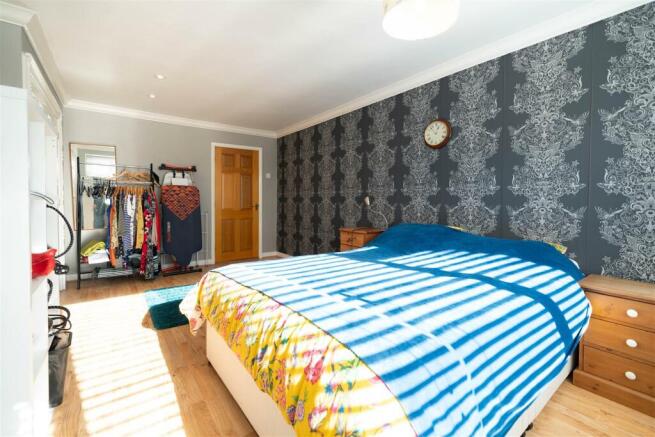 bedroom 1-4.jpg