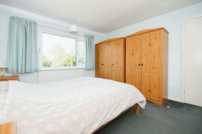 BEDROOM 1 02.jpg