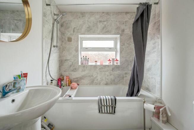 2 bed House for sale Image 7