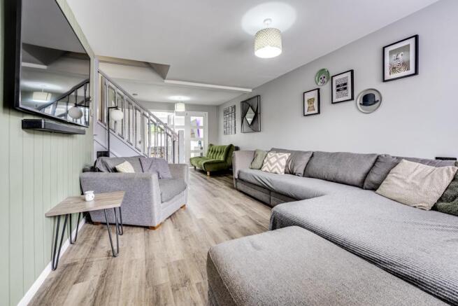 50 Walsingham Avenue, Kettering-13.jpg