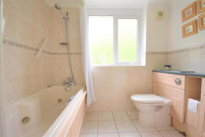 En Suite Bathroom