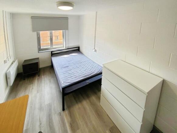 1 bed Apartment to rent Image 9