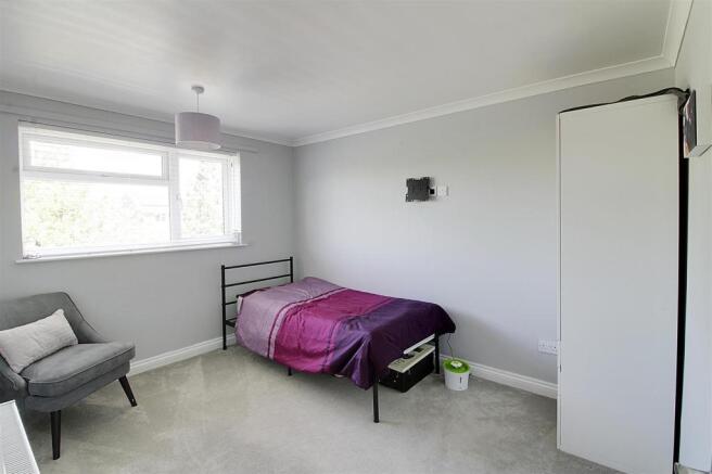 bed 2.jpg