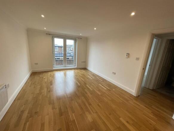 Kitchen / Lounge