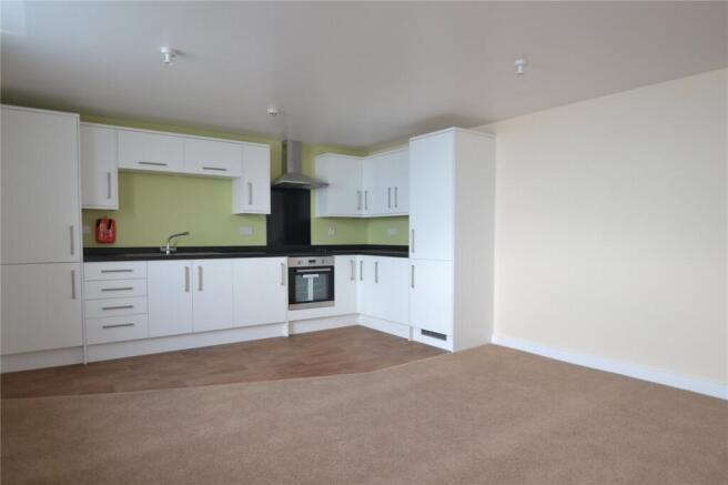 2 bed Apartment to rent Image 6