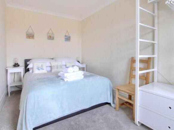 2 bed Apartment to rent Image 8