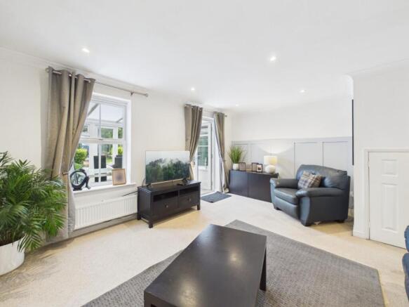 3 bed Town House for sale Image 7