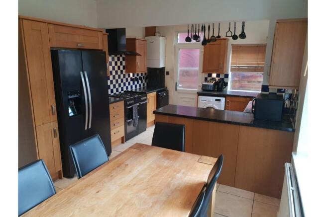 Kitchen / DIner