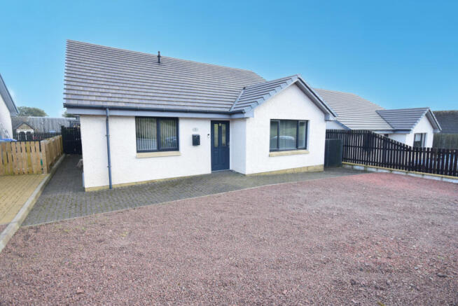 3 bed detached bungalow for sale Huntlybank Garde