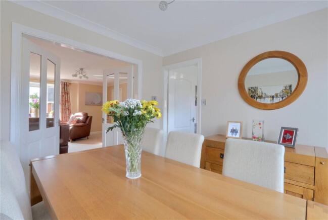 4 bed Detached for sale Image 9