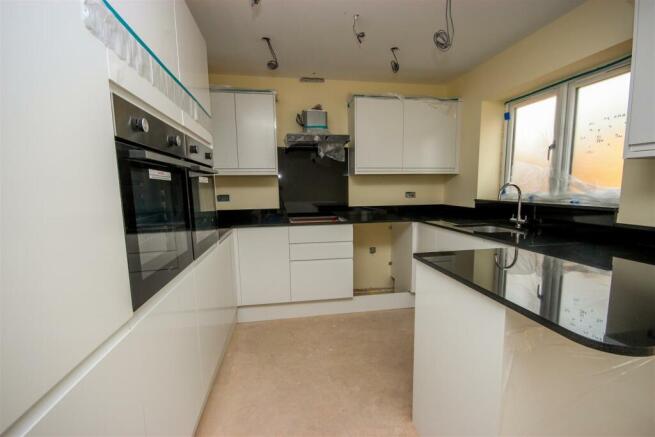 Kitchen 1.jpg