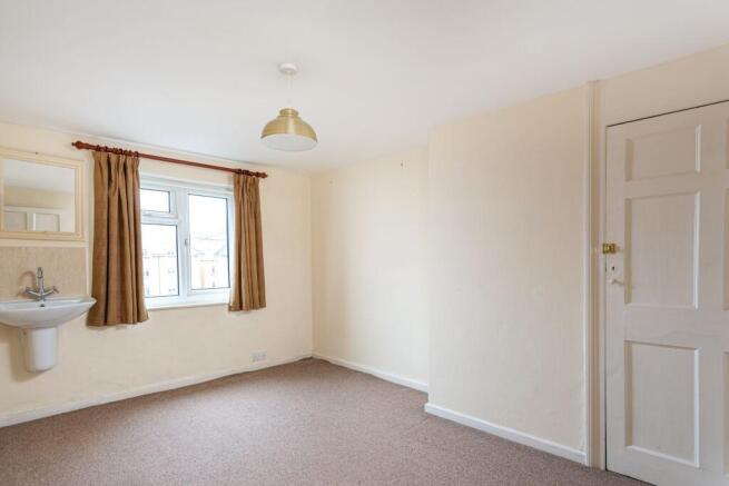 3 bed Town House for sale Image 8
