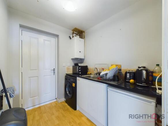 5 bed Town House for sale Image 7