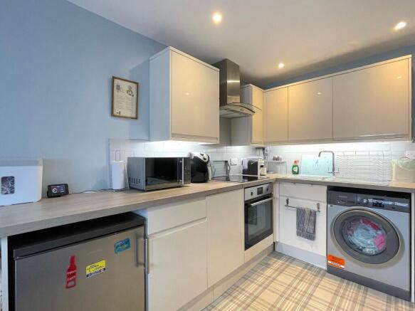 Kitchen Area (2)