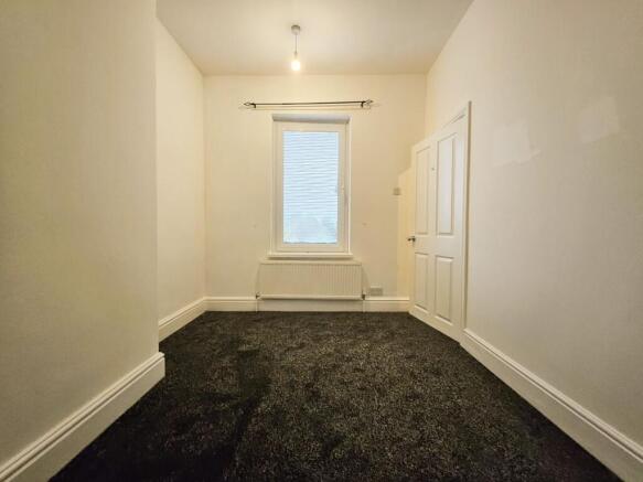 2 bed Terraced to rent Image 7