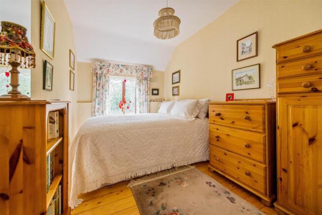 BEDROOM 2
