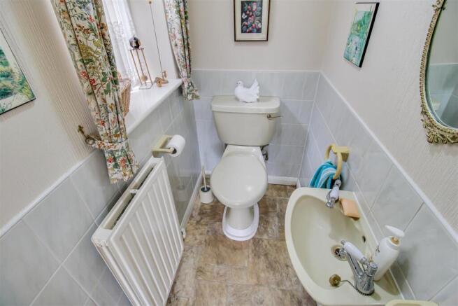 4 bed Semi-Detached for sale Image 7