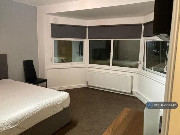 Room 4 - Available On 1st October (£950)