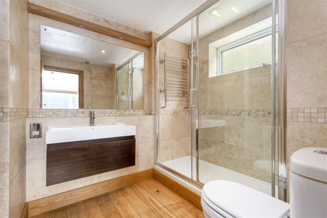Bedroom_1_En-Suite.jpg