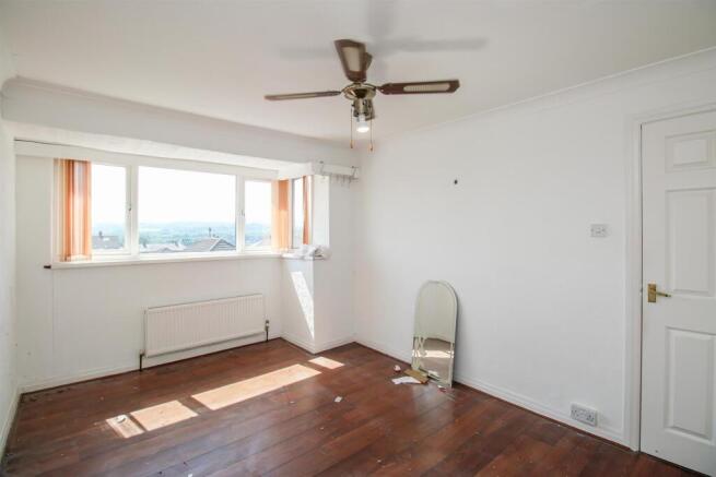 3 bed Semi-Detached for sale Image 8