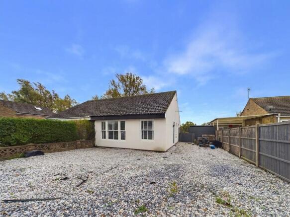 2-bed bungalow on Hayling Avenue, Little Paxton, St. Neots, £290,000