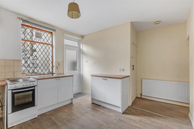 2 bed Terraced for sale Image 5