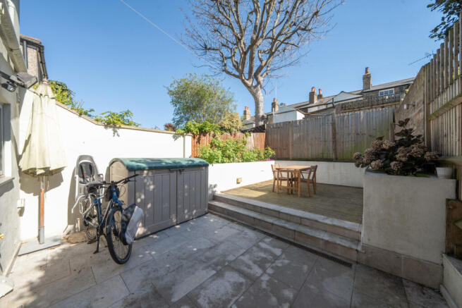 1439725-14-69d519...