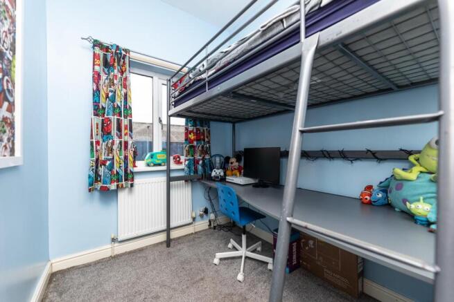 3 bed Terraced for sale Image 11