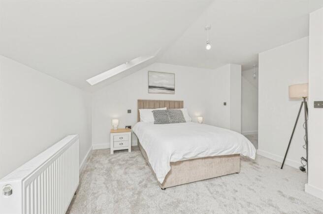 4 bed Semi-Detached for sale Image 12