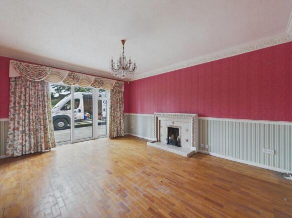 6 bed Detached for sale Image 8
